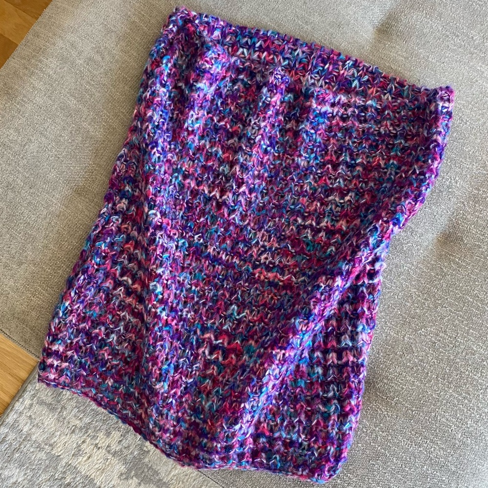 D&Y infinity scarf - like-new condition